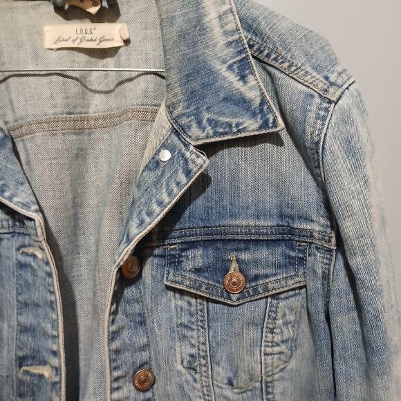 H&M Denim Jean Jacket Womens 8 Trucker 100% Cotton Light Acid Wash Distressed - Picture 2 of 9